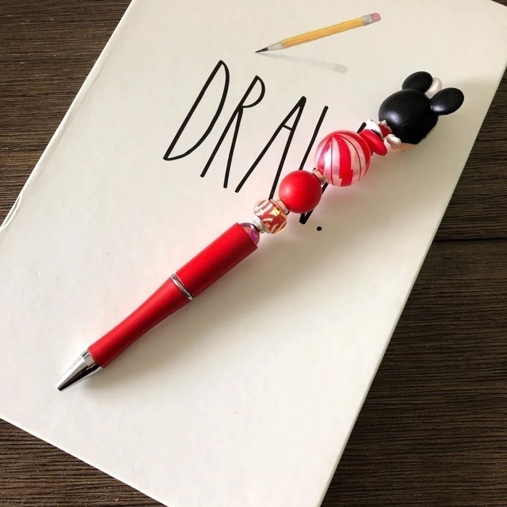 Disney Doorables: Mickey & Friends: Christmas Minnie Mouse handmade beaded pen